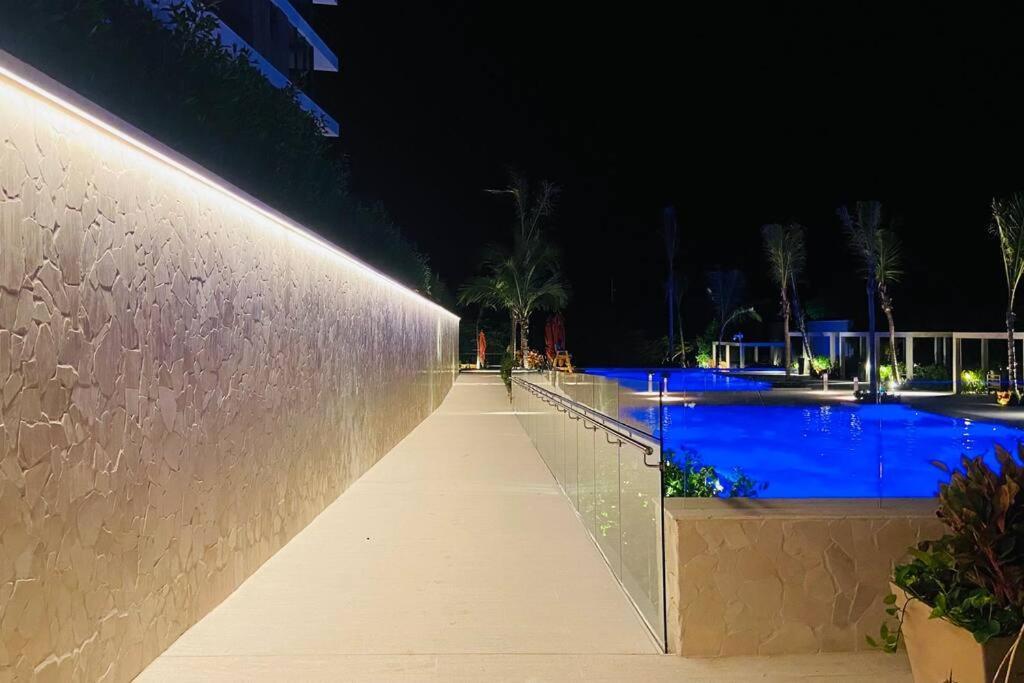 Fantastic Loft/beachfront+pools *