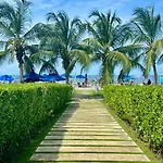 Fantastic Loft/Beachfront+Pools