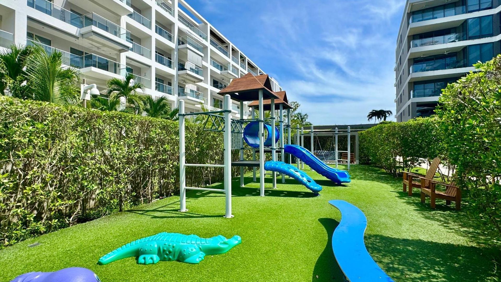 Fantastic Loft/beachfront+pools *
