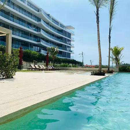 Fantastic Loft/beachfront+pools *